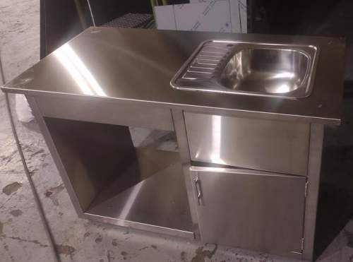 Nerūsējošā tērauda metināšana. Izlietne un galds